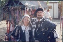 howard_and_i_at_northern_faire.jpg